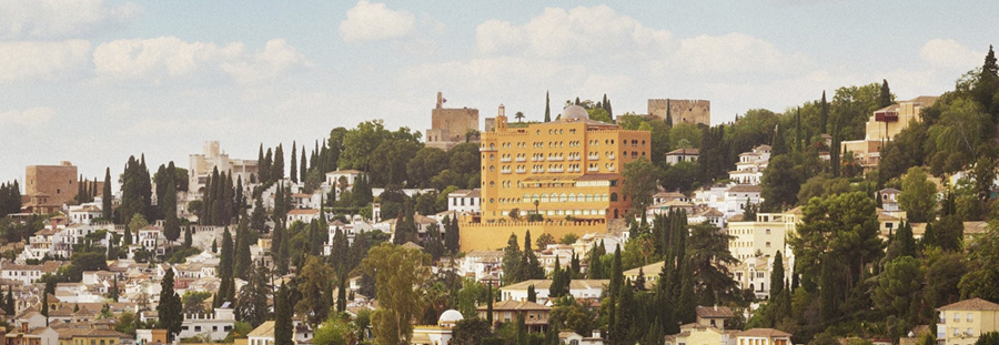 Las madres se merecen un regalo palaciego: ¡el Hotel Alhambra Palace!